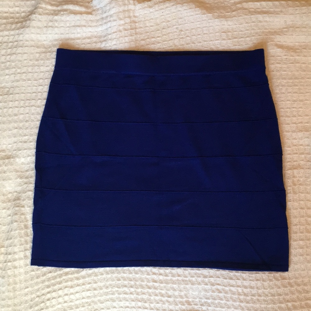 Short, stretchy pencil skirt